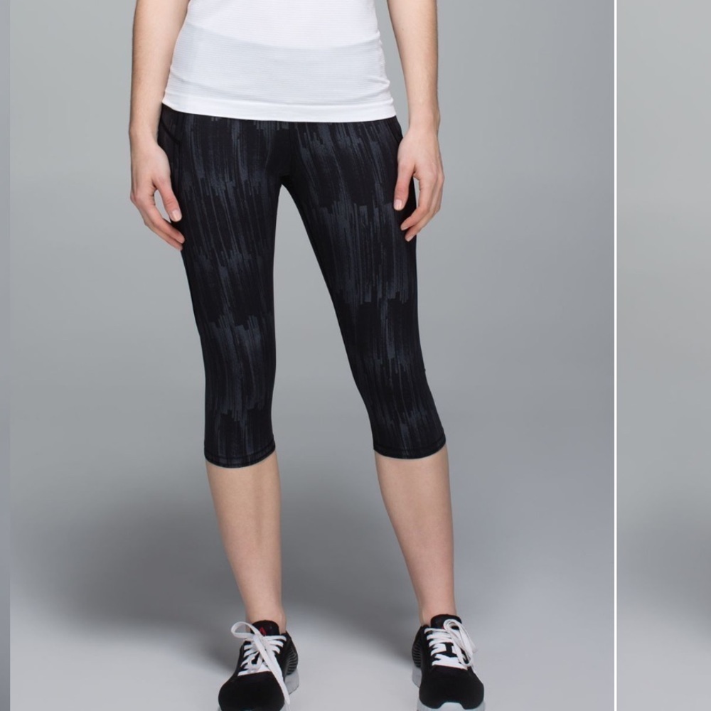 Lululemon Top Speed Crop- size 4
